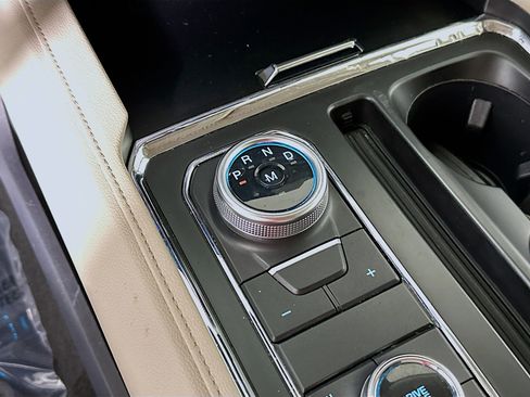 Used 2023 Ford Expedition Max XLT image 21