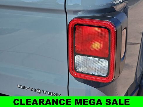 New 2025 Jeep Gladiator Willys image 39