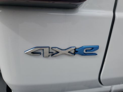 Used 2023 Jeep Wrangler Unlimited Sahara w/ Cold Weather Group image 32