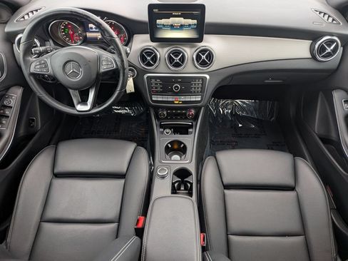 Used 2020 Mercedes-Benz GLA 250 4MATIC w/ Premium Package image 31