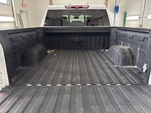Used 2022 Chevrolet Silverado 1500 LTZ w/ LTZ Premium Package AWD/4WD image 38