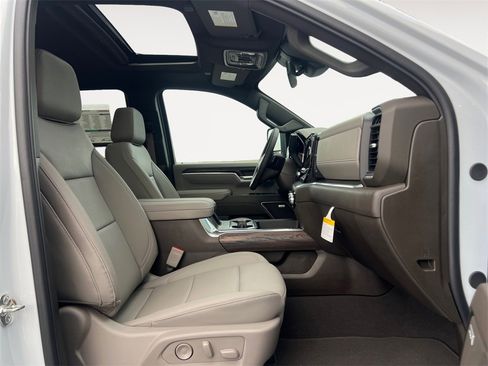 New 2026 GMC Sierra 2500 SLT image 15