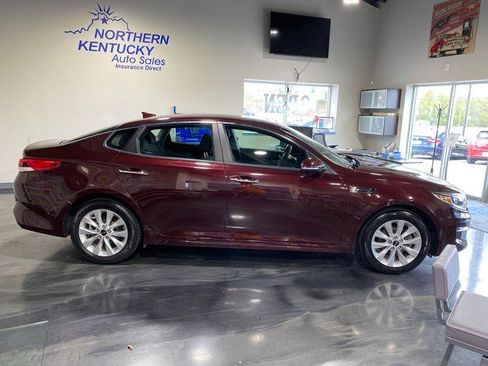 Used 2018 Kia Optima LX w/ 17" Alloy Wheels Package image 2