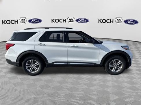 Used 2023 Ford Explorer XLT w/ Equipment Group 202A image 9