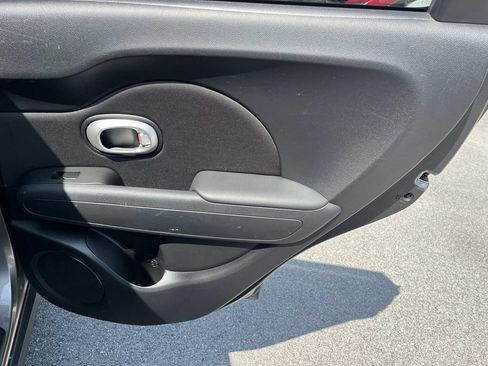 Used 2016 Kia Soul FWD image 19