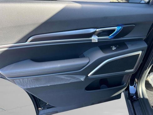 New 2025 Kia Telluride S image 18