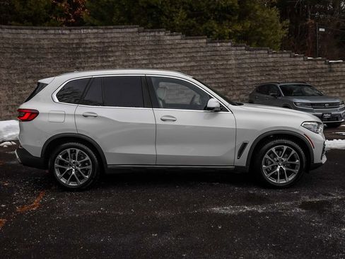 Used 2021 BMW X5 xDrive40i w/ Executive Package image 4
