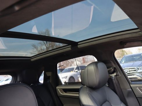 Used 2025 Porsche Cayenne Turbo image 19