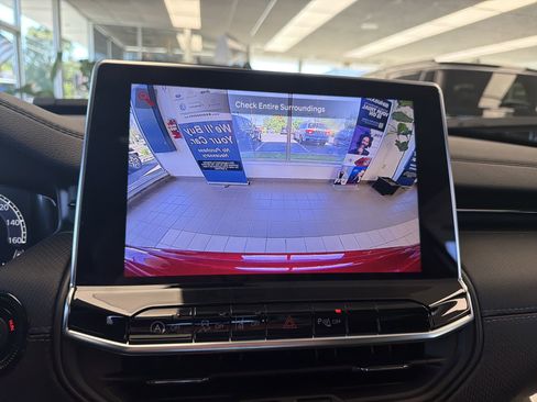 New 2026 Jeep Compass Limited w/ Sun, Sound & Navigation Group AWD/4WD image 19
