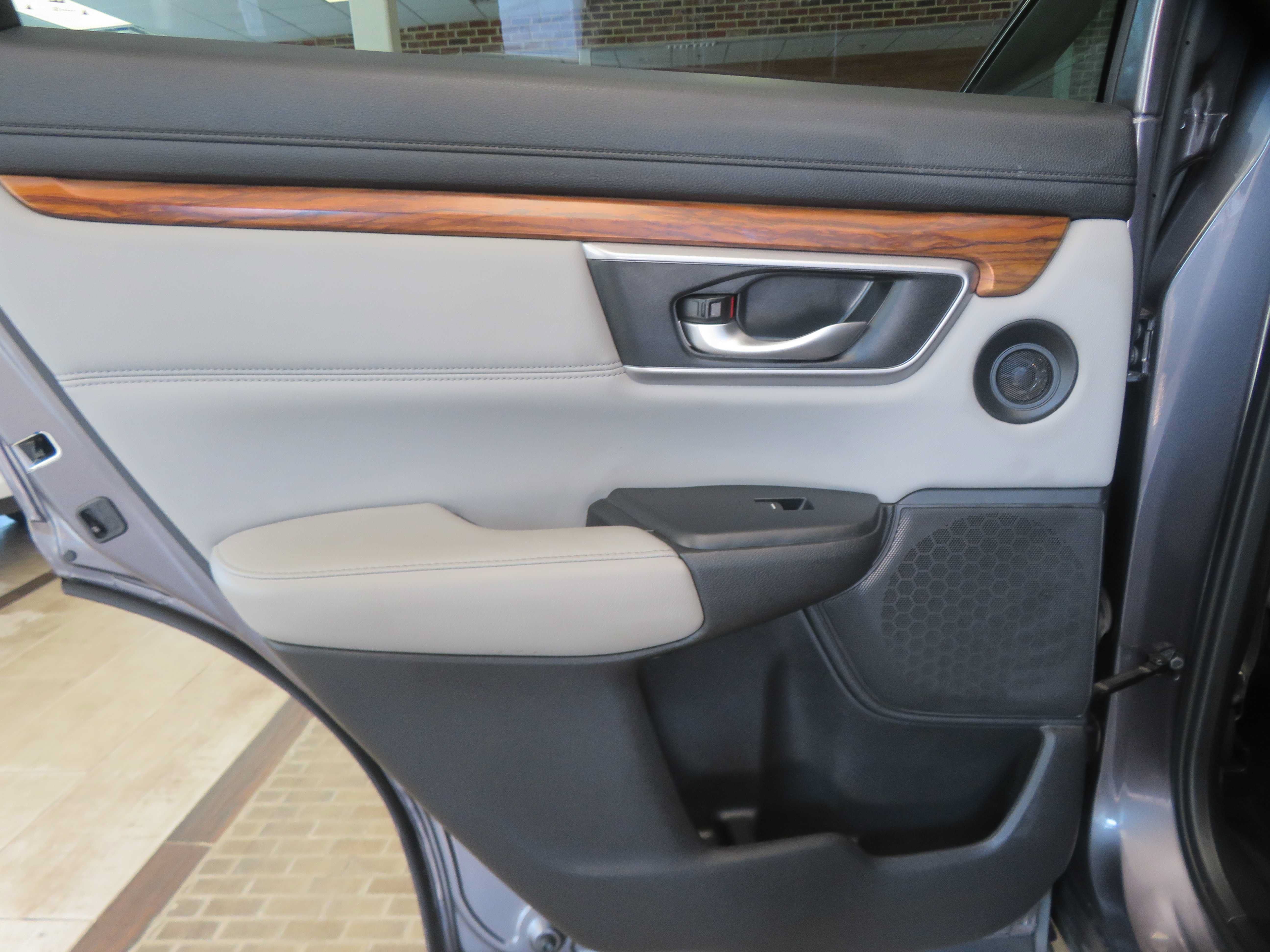Used 2018 Honda CR-V EX-L image 17