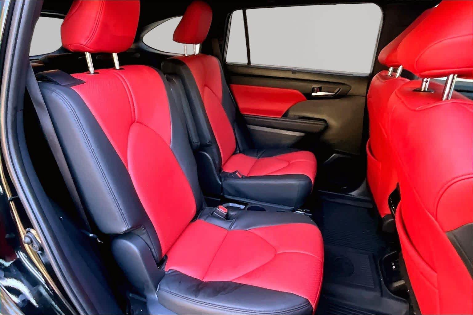 Used 2024 Toyota Highlander XSE FWD image 20