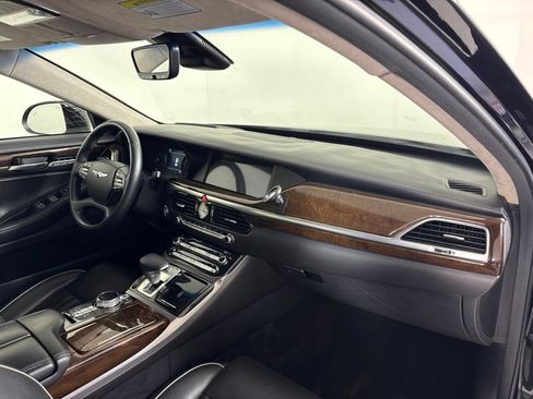 Used 2018 Genesis G90 3.3T Premium RWD image 13