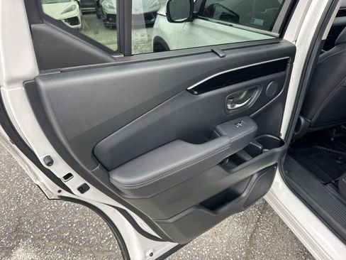 Used 2024 Honda Pilot Touring image 33