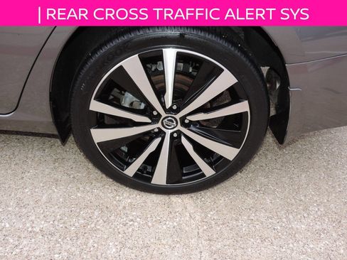 Used 2022 Nissan Altima 2.5 SR AWD/4WD image 14