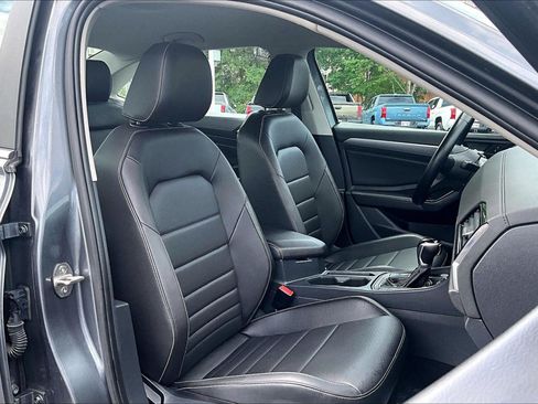 Used 2024 Volkswagen Jetta SE FWD image 7