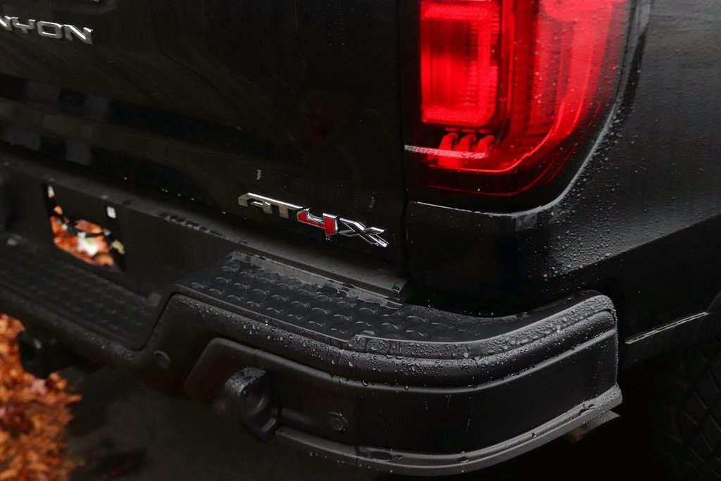 Used 2024 GMC Canyon AT4X w/ AT4X AEV Edition AWD/4WD image 5