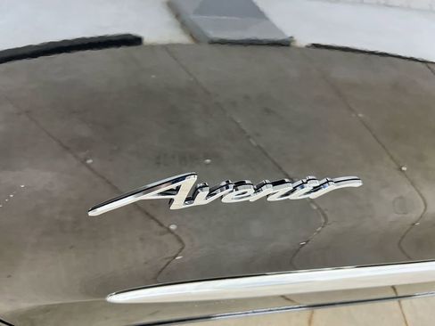 Used 2024 Buick Enclave Avenir image 28