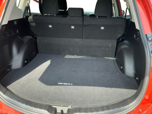 Used 2016 Toyota RAV4 LE AWD/4WD image 19