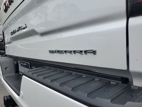 Used 2022 GMC Sierra 1500 Denali w/ Denali Premium Package AWD/4WD image 7