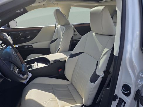 New 2025 Lexus ES 350 Ultra Luxury image 11