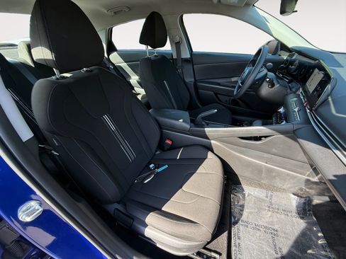 Used 2024 Hyundai Elantra SEL FWD image 19