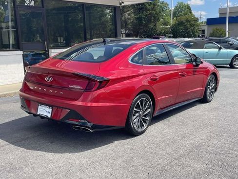 Used 2021 Hyundai Sonata Limited w/ Preferred Accessory Package FWD image 6