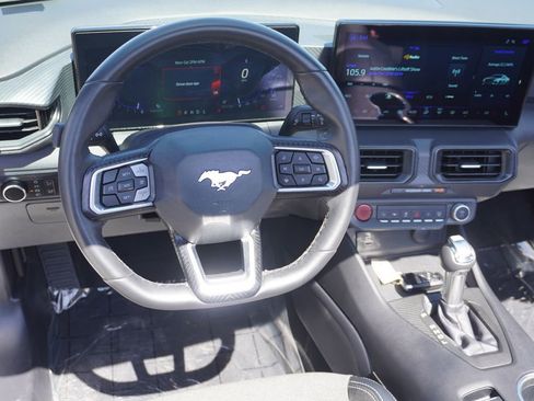 Used 2025 Ford Mustang Convertible RWD image 10