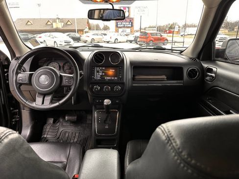 Used 2016 Jeep Patriot High Altitude image 15