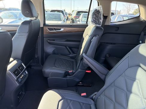 New 2026 Volkswagen Atlas SE FWD image 12