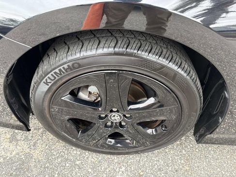 Used 2022 Toyota Prius image 12