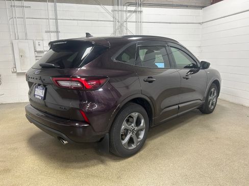 Certified 2023 Ford Escape ST-Line w/ Tech Pack #1 AWD/4WD image 8