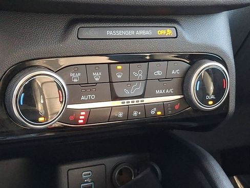 Used 2022 Ford Escape SEL image 16