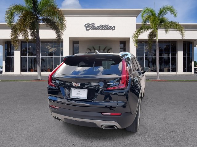 Used 2023 Cadillac XT4 Premium Luxury w/ Technology Package FWD image 13