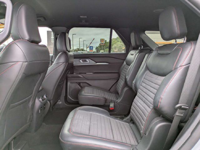 Used 2026 Ford Explorer ST-Line w/ ST-Line Street Pack RWD image 14