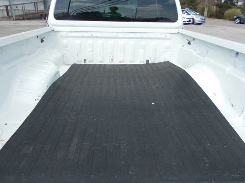 Used 2019 Nissan Frontier S image 16