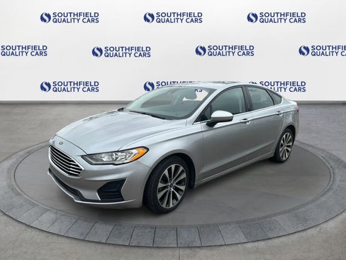 Used 2020 Ford Fusion SE AWD/4WD image 2