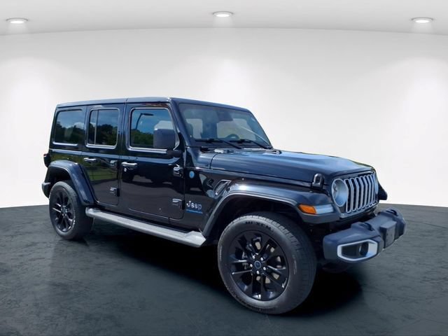 Used 2025 Jeep Wrangler Unlimited Sahara AWD/4WD image 8