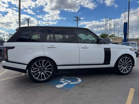 Used 2017 Land Rover Range Rover HSE AWD/4WD image 4