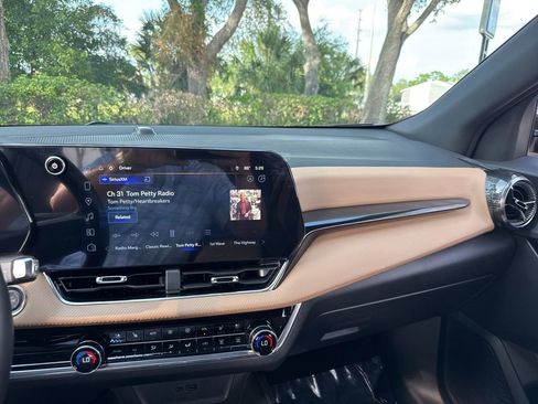 Used 2026 Chevrolet Equinox ACTIV w/ Convenience Package III FWD image 42