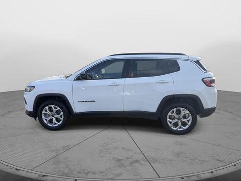 Used 2025 Jeep Compass Latitude image 7