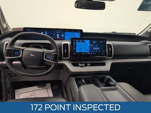 Used 2025 Ford Expedition Active RWD image 7
