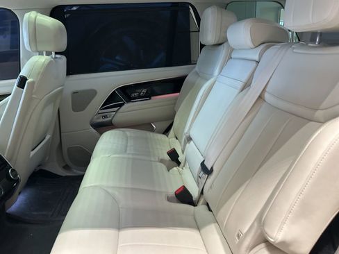 Used 2024 Land Rover Range Rover Long Wheelbase SE image 14