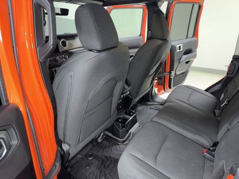 Used 2023 Jeep Wrangler Unlimited Sahara w/ LED Lighting Group AWD/4WD image 27