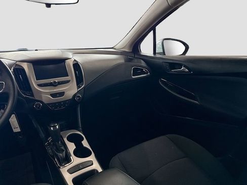Used 2017 Chevrolet Cruze LS image 22