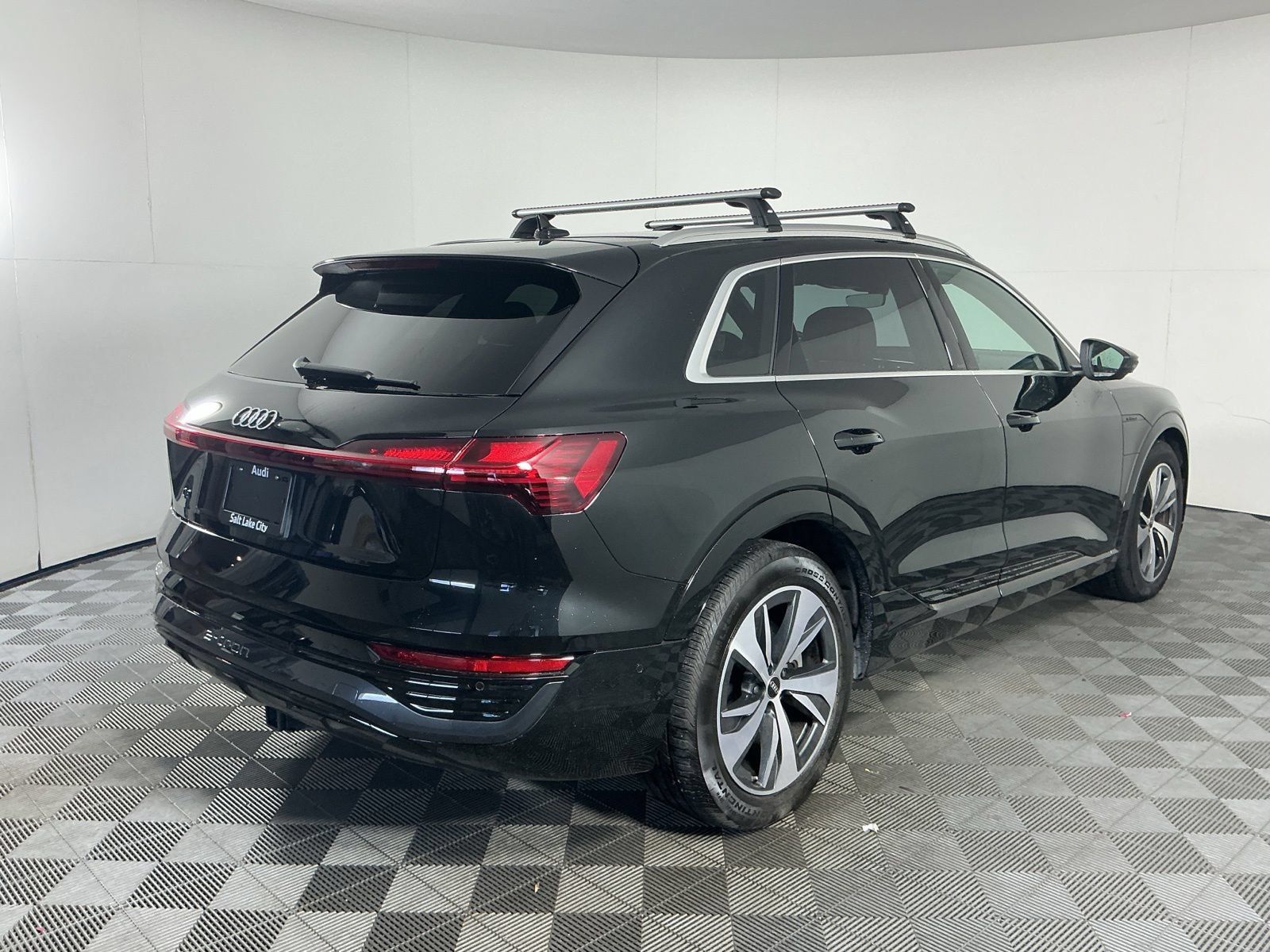 Used 2024 Audi Q8 e-tron Premium Plus w/ Premium Plus Package AWD/4WD image 8
