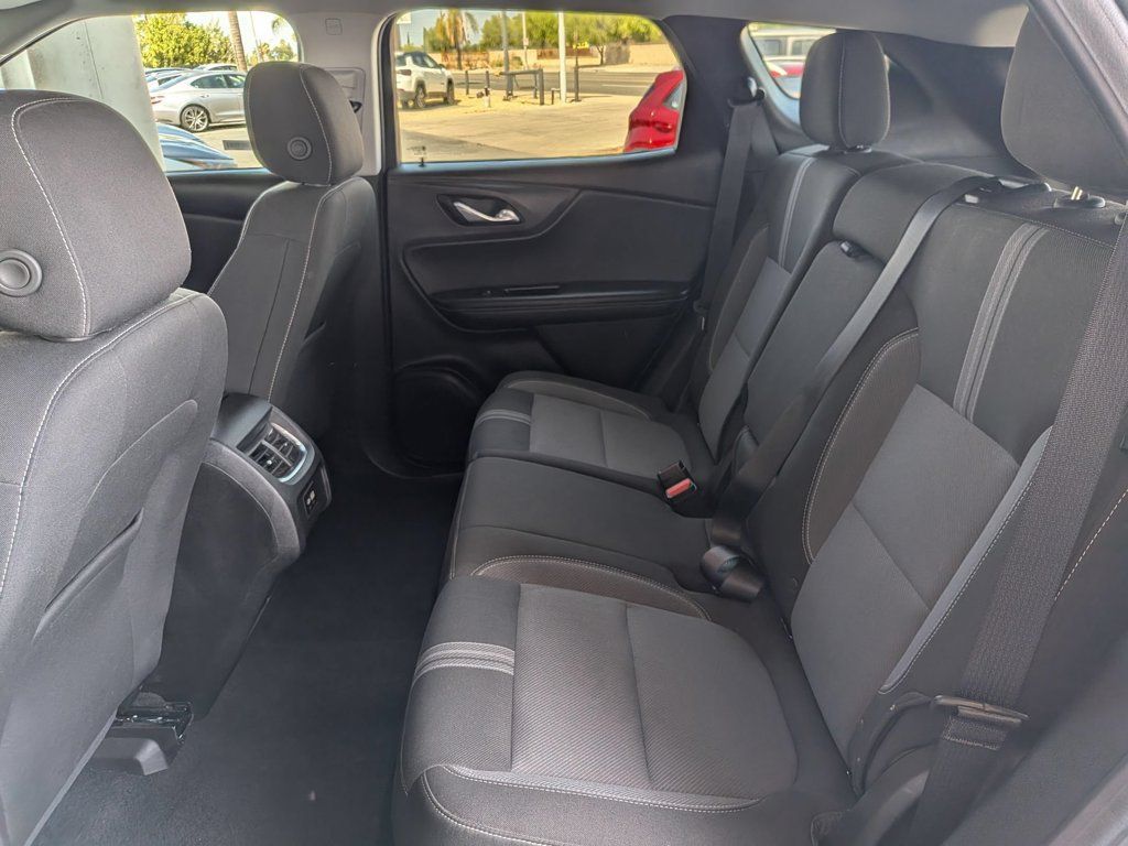 Used 2025 Chevrolet Blazer LT FWD image 27