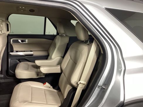 Used 2023 Ford Explorer XLT w/ Equipment Group 202A image 13