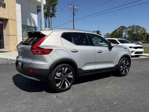 Certified 2023 Volvo XC40 B4 Plus w/ Protection Package Premier image 3