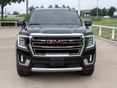 Used 2021 GMC Yukon XL SLT image 2