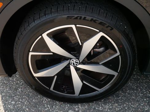 Used 2023 Volkswagen ID.4 Pro S AWD/4WD image 10